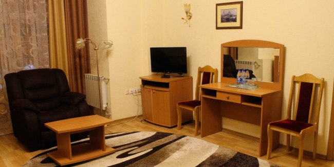 VU2 гостиница великий устюг номер телефона